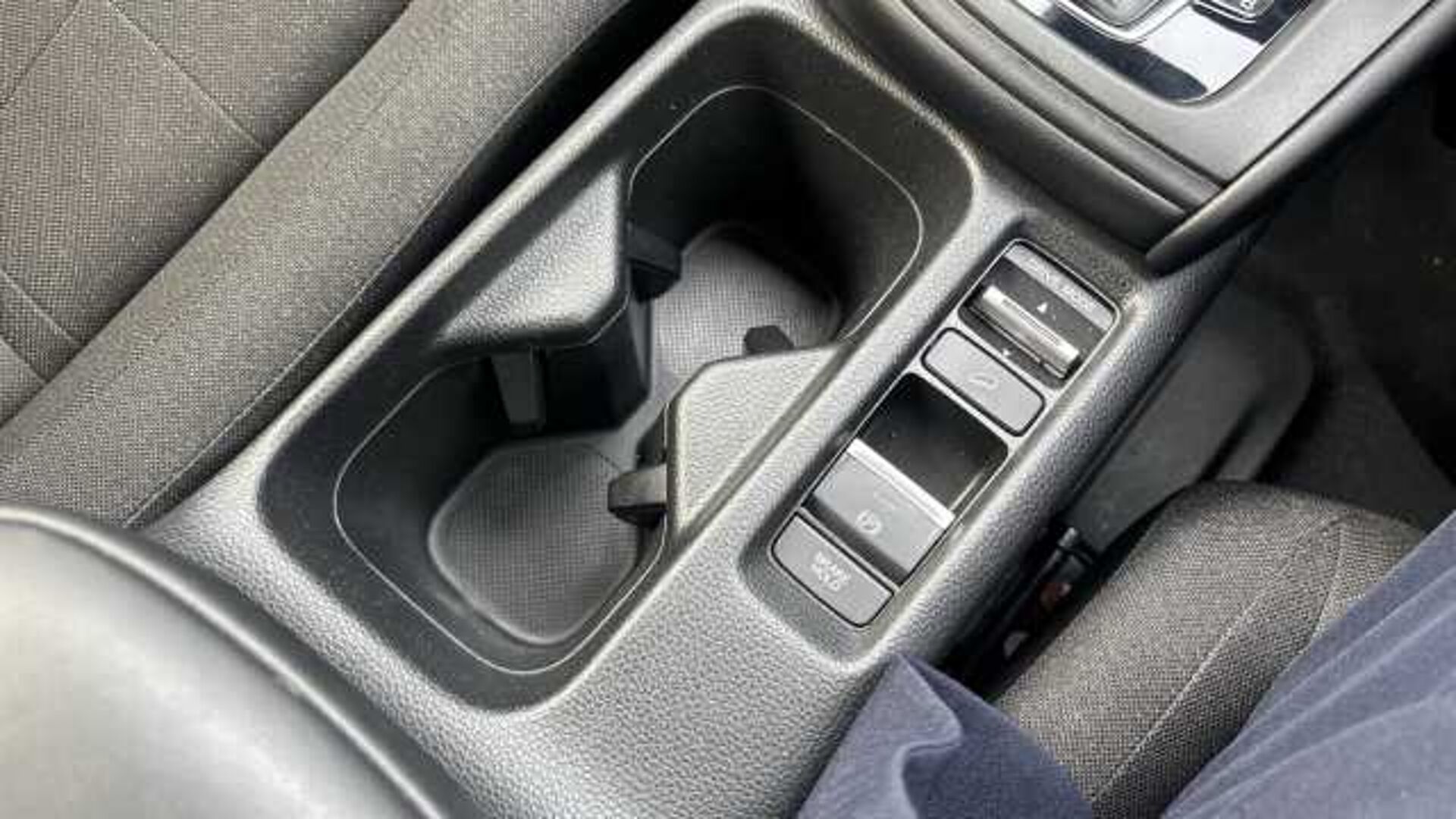 Honda HR-V e:HEV 1.5 eHEV Elegance 5dr CVT Hybrid Hatchback 