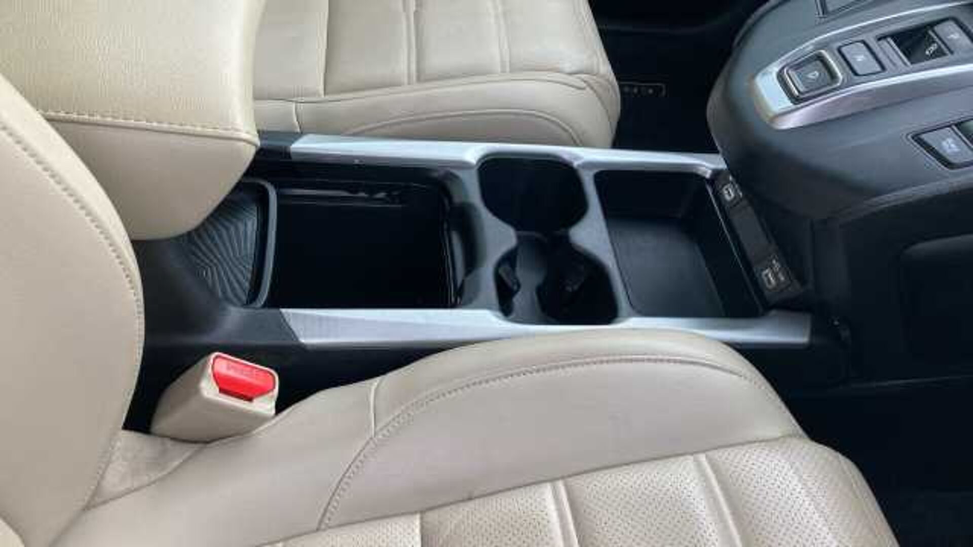 Honda CR-V e:HEV 2.0 i-MMD Hybrid SR 2WD 5dr eCVT Hybrid Estate 