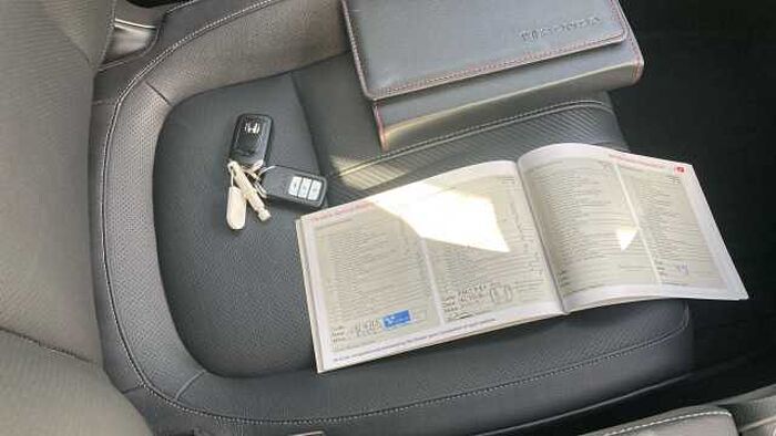 Honda Civic 1.5 VTEC Turbo Prestige 5dr CVT Petrol Hatchback 